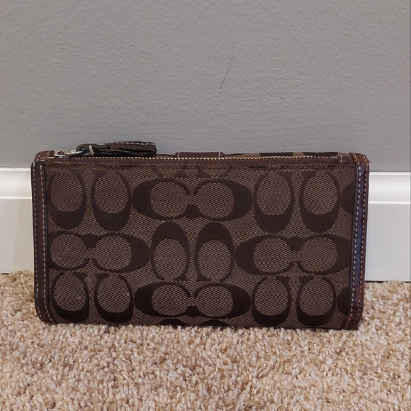 COACH Signature Stripe Jacquard Fabric Trifold Long Wallet - Picture 2 of 13